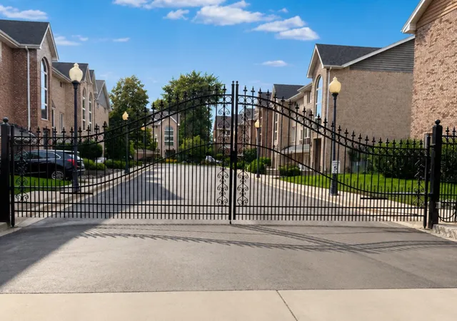 Single family home for sale at 8125 S Prairie Park Pl, Chicago, IL 60619 | MLS# 12634181