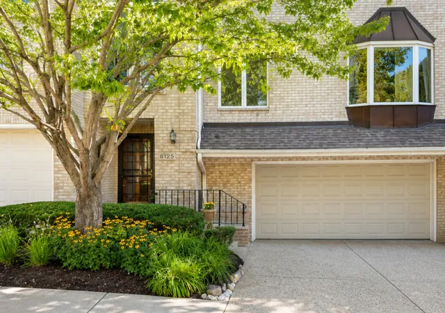 Photo 1 of Single family home for sale at 8125 S Prairie Park Pl, Chicago, IL 60619 | MLS# 12634181 | Listing updated on 2026-09-16