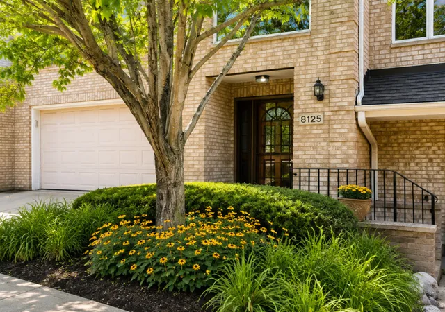 Photo 2 of Single family home for sale at 8125 S Prairie Park Pl, Chicago, IL 60619 | MLS# 12634181 | Listing updated on 2026-09-16