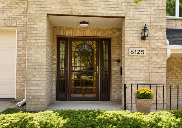 Photo 4 of Single family home for sale at 8125 S Prairie Park Pl, Chicago, IL 60619 | MLS# 12634181 | Listing updated on 2026-09-16