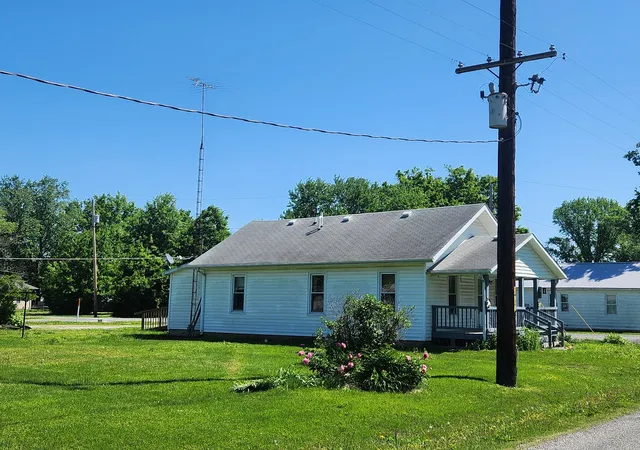 Homes for sale in Pinckneyville, IL | 1313 W Water St, Pinckneyville, IL 62274 | MLS# 12634395