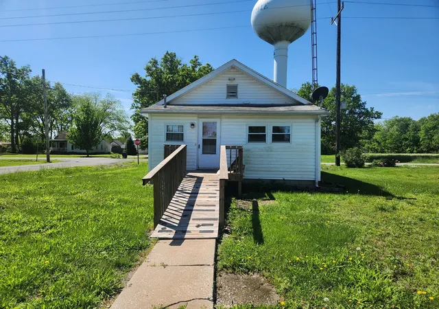 Homes for sale in Pinckneyville, IL | 1313 W Water St, Pinckneyville, IL 62274 | MLS# 12634395