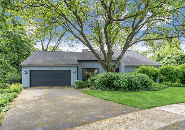 2nd image of 1925 Pine Rd, Lisle, IL 60532 | MLS# 12634551
