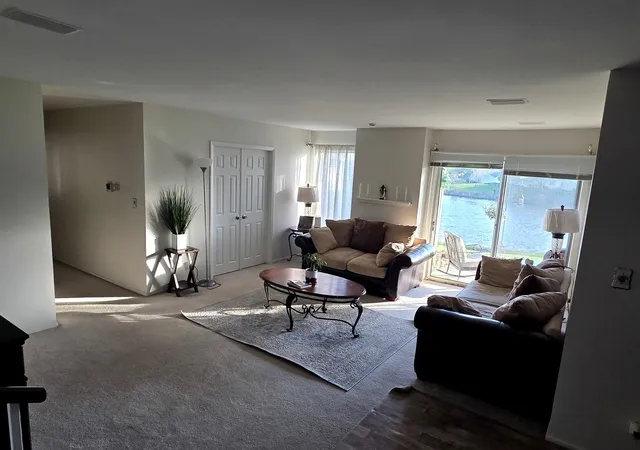 3rd image of 390 Springlake Ln #B, Aurora, IL 60504 | MLS# 12634590