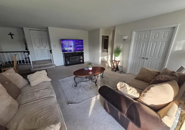 4th image of 390 Springlake Ln #B, Aurora, IL 60504 | MLS# 12634590