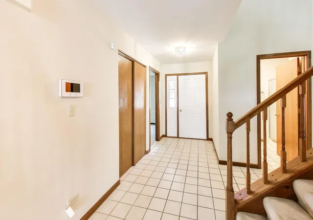 Photo 3 of Single family home for sale at 21040 W Hazelnut Ln, Plainfield, IL 60544 | MLS# 12634735 | Listing updated on 2026-10-06