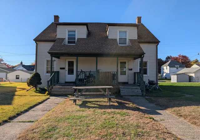 2nd image of 222 S Elmwood Ave, Davenport, IA 52802 | MLS# 12634793