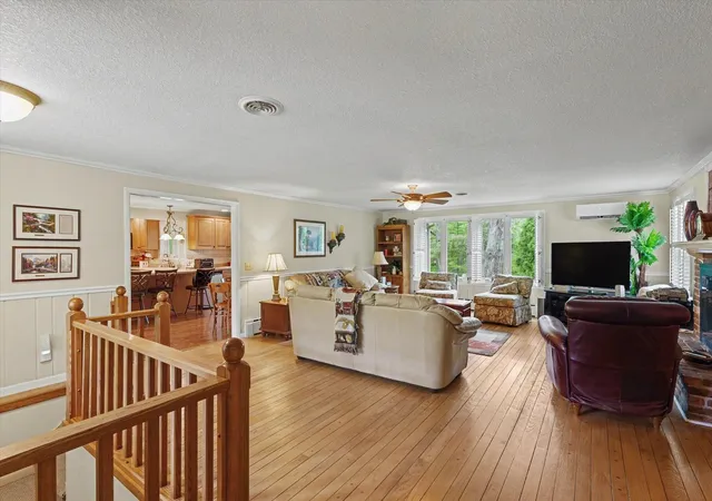 Photo 3 of Single family home for sale at 401 Turkey Farm Rd, Mahomet, IL 61853 | MLS# 12634950 | Listing updated on 2026-09-28