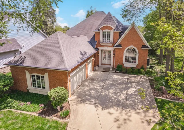 3rd image of 704 S Mercer Ave, Bloomington, IL 61701 | MLS# 12635028