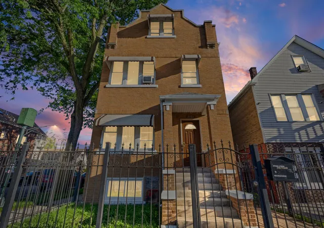 Homes for sale in Chicago, IL | 2101 W 51st St, Chicago, IL 60609 | MLS# 12635092