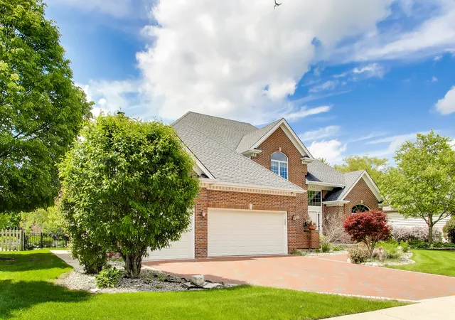 2nd image of 2615 Saddlebrook Dr, Naperville, IL 60564 | MLS# 12635194