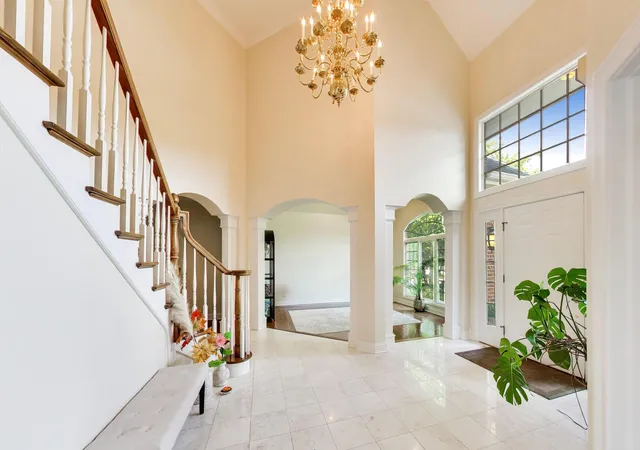 3rd image of 2615 Saddlebrook Dr, Naperville, IL 60564 | MLS# 12635194
