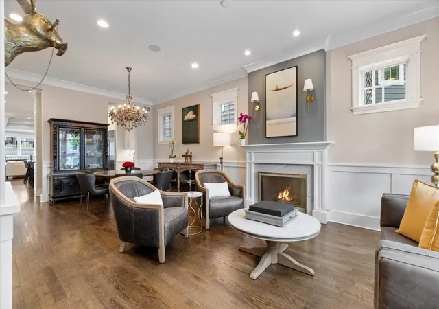 Homes for sale in Chicago, IL | 1924 W Farragut Ave, Chicago, IL 60640 | MLS# 12635358