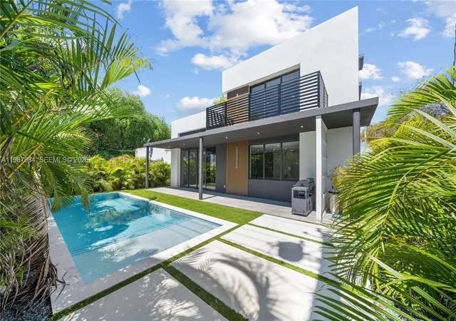 4th image of 536 Nw 48Th St, Miami, FL 33127 | MLS# 12635568