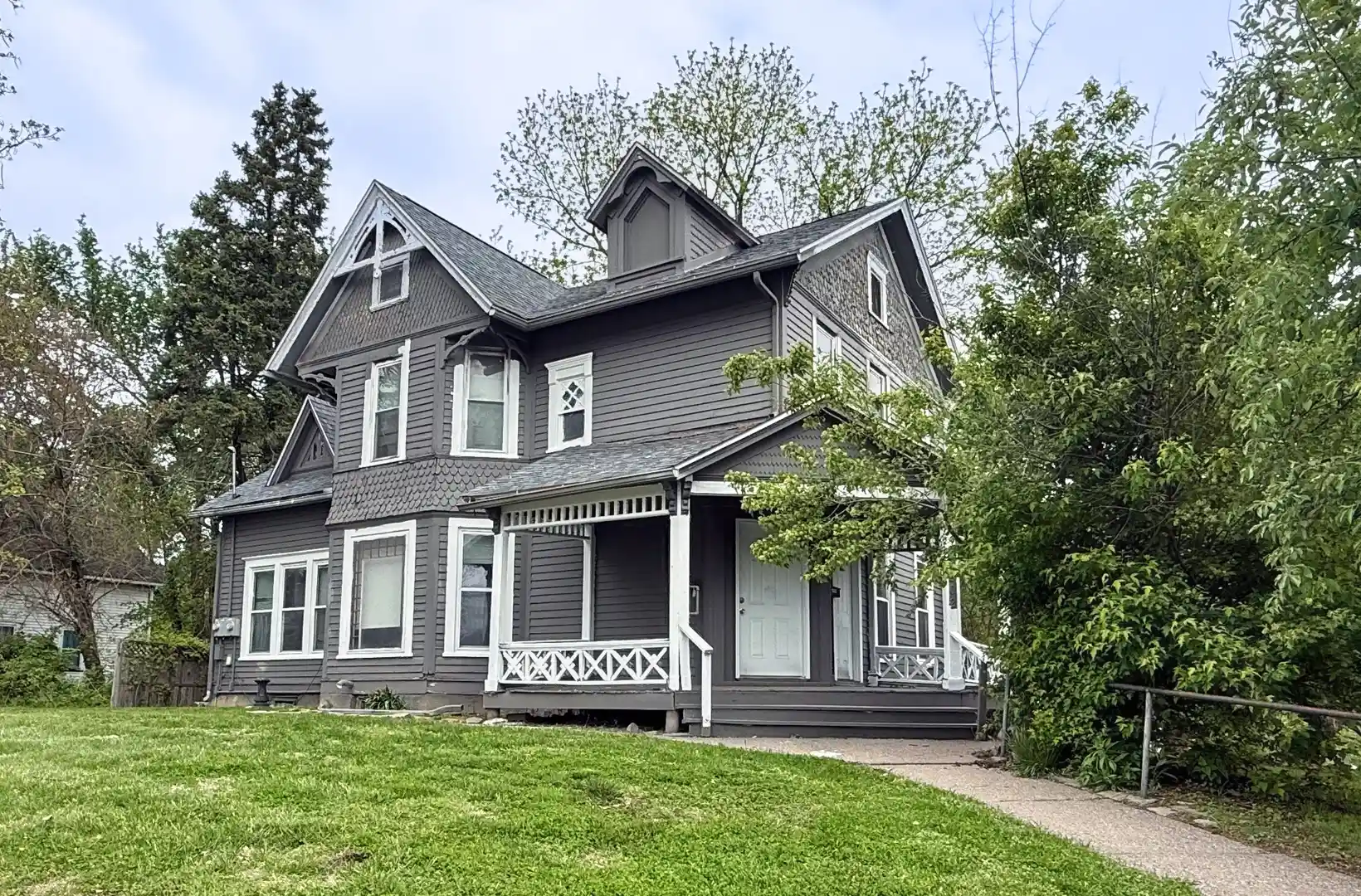 Listing Photo 2 - Condo for sale in 1202 Adams St located at 1202 Adams St, Davenport, IA 52803 - Unit 1202 Adams St