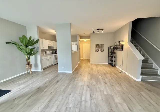 2nd image of 18764 S Burnside Station Dr, Mokena, IL 60448 | MLS# 12635771