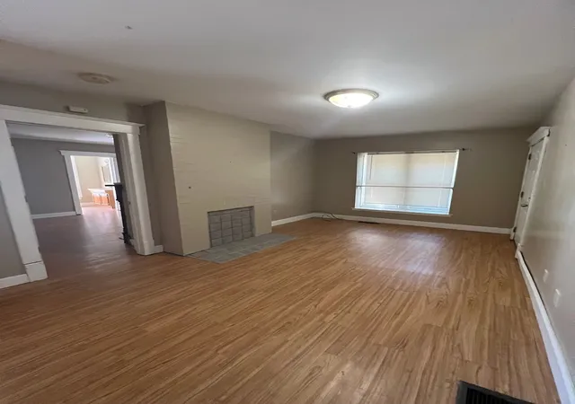 Photo 4 of House for sale at 929 Bridge Ave, Davenport, IA 52803 | MLS# 12635800 | Listing updated on 2026-08-14