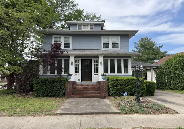 Photo 1 of Single family home for sale at 916 Illinois Ave, Murphysboro, IL 62966 | MLS# 12635976 | Listing updated on 2026-09-04
