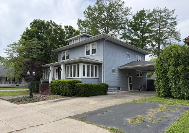 Photo 3 of Single family home for sale at 916 Illinois Ave, Murphysboro, IL 62966 | MLS# 12635976 | Listing updated on 2026-10-07