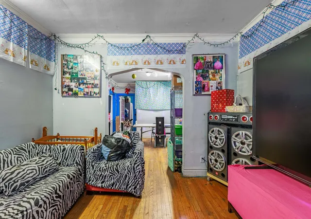 4th image of 8119 S Escanaba Ave, Chicago, IL 60617 | MLS# 12636036