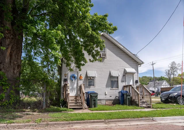 Multi family home for sale at 1208 W 5th Street, Davenport, IA 52802 | MLS# 12636126