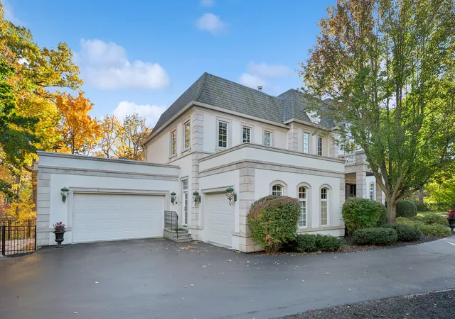 Photo 3 of Single family home for sale at 130 Maple Hl Rd, Glencoe, IL 60022 | MLS# 12636130 | Listing updated on 2026-09-23
