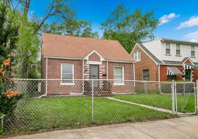 3rd image of 12908 S Wallace St, Chicago, IL 60628 | MLS# 12636185