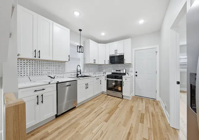 Homes for sale in Chicago, IL | 6824 S Wood St, Chicago, IL 60636 | MLS# 12636190