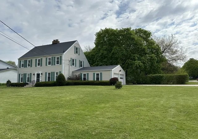 Homes for sale in Freeport, IL | 253 Park Crest Dr, Freeport, IL 61032 | MLS# 12636210