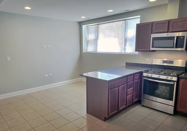 Photo 3 of Townhouse for sale at 1937 W Granville Ave, Chicago, IL 60660 | MLS# 12636269 | Listing updated on 2026-08-11