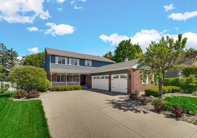 Photo 1 of Single family home for sale at 10700 Churchill Dr, Orland Park, IL 60467 | MLS# 12636360 | Listing updated on 2026-09-12