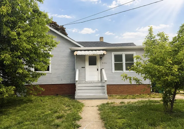 Homes for sale in Streator, IL | 504 E Stanton St, Streator, IL 61364 | MLS# 12636541