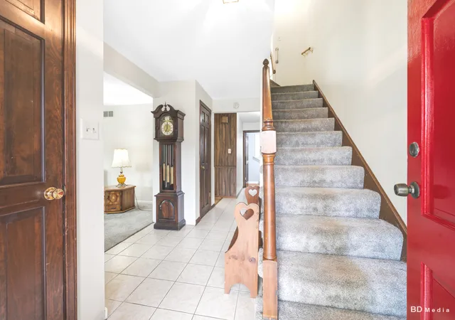 Homes for sale in Chicago Ridge, IL | 9826 Nottingham Ave, Chicago Ridge, IL 60415 | MLS# 12636608