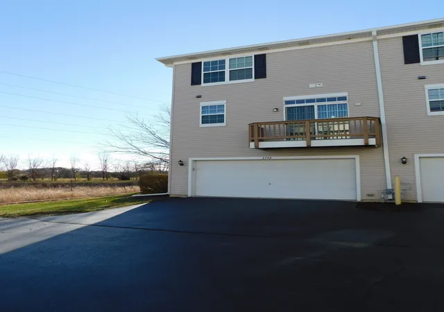 Homes for sale in Yorkville, IL | 3748 Bailey Road, Yorkville, IL 60560 | Houzeo