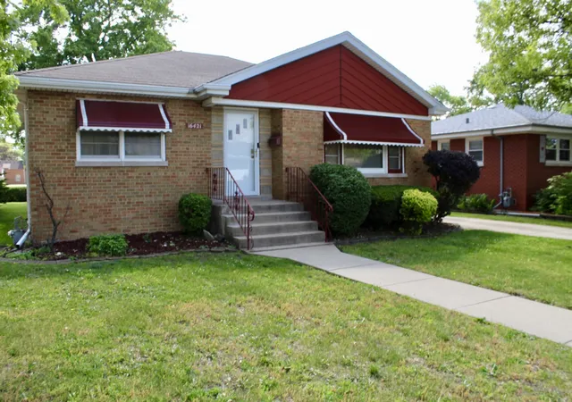 Homes for sale in South Holland, IL | 16421 Evans Ave, South Holland, IL 60473 | MLS# 12636771