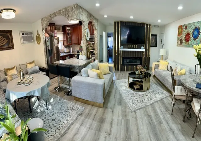 Homes for sale in Chicago Ridge, IL | 7008 Oconnell Dr #201, Chicago Ridge, IL 60415 | MLS# 12636950