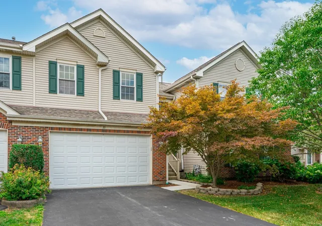 1st image of 33 Stonegate Ln, Streamwood, IL 60107 | MLS# 12637193