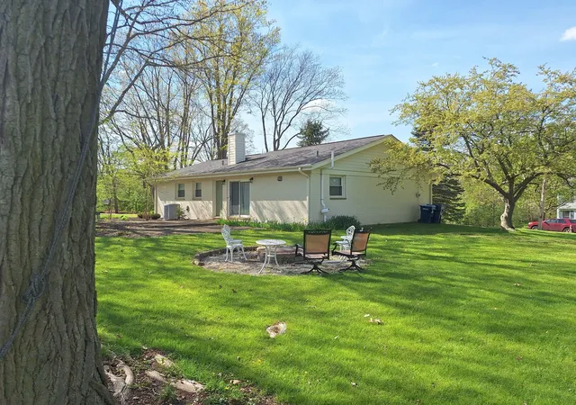 Homes for sale in Lake Bluff, IL | 227 Juneway Ter, Lake Bluff, IL 60044 | MLS# 12637270