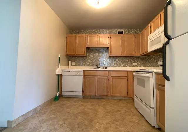 Photo 3 of Condo for sale at 200 N Dearborn St #1002, Chicago, IL 60601 | MLS# 12637275 | Listing updated on 2026-09-16