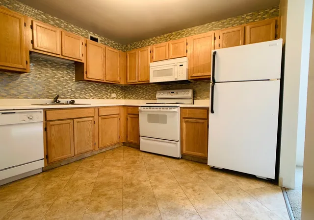 Photo 4 of Condo for sale at 200 N Dearborn St #1002, Chicago, IL 60601 | MLS# 12637275 | Listing updated on 2026-09-16