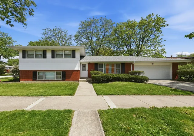 1st image of 18345 Pierce Ave, Homewood, IL 60430 | MLS# 12637370