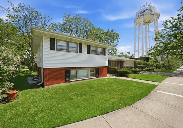 2nd image of 18345 Pierce Ave, Homewood, IL 60430 | MLS# 12637370
