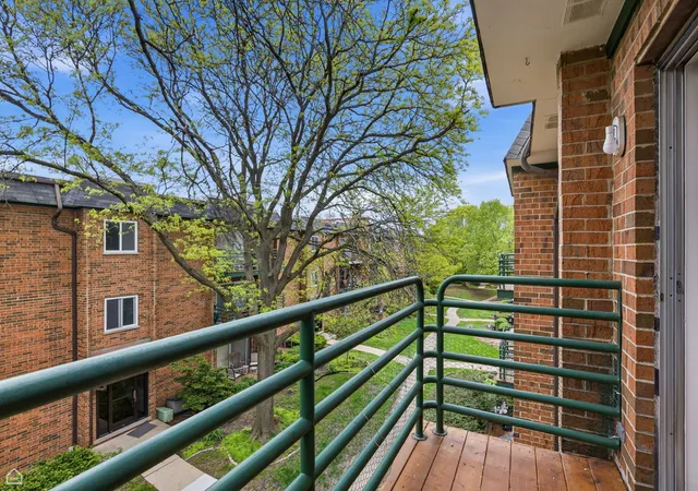 Homes for sale in Schaumburg, IL | 916 Casey Court, Schaumburg, IL 60173 | Houzeo