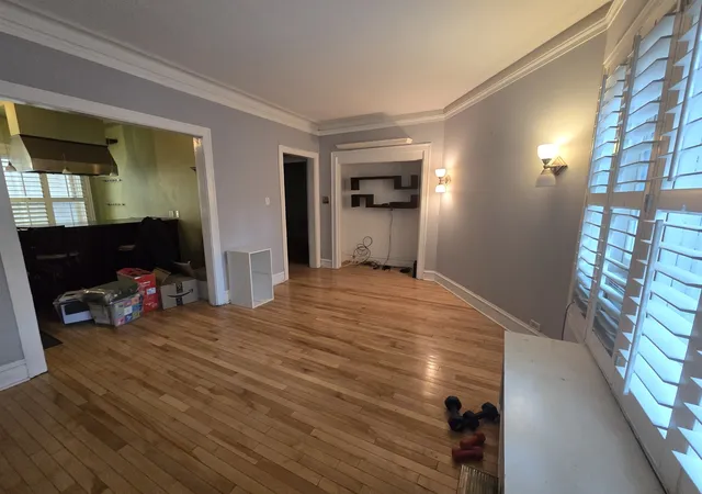 2nd image of 548 W Brompton Ave #1E, Chicago, IL 60657 | MLS# 12637622