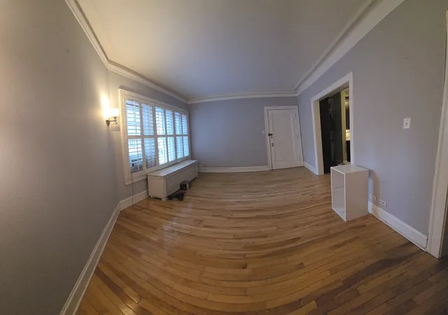 4th image of 548 W Brompton Ave, Chicago, IL 60657