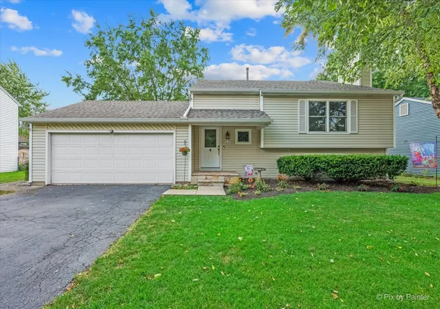 1st image of 960 Independence Ave, Saint Charles, IL 60174 | MLS# 12637657