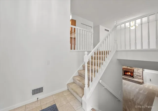 3rd image of 960 Independence Ave, Saint Charles, IL 60174 | MLS# 12637657