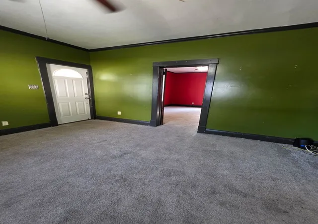 Photo 4 of Single family home for sale at 300 W Allmon St, Salem, IL 62881 | MLS# 12637728 | Listing updated on 2026-08-31