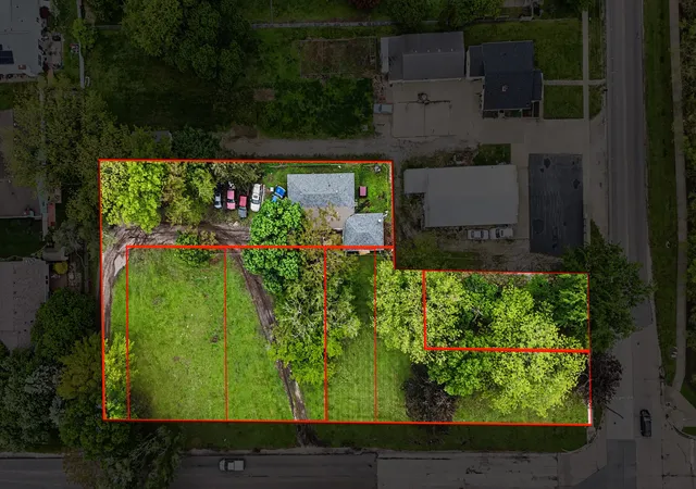 4th image of 2404 W John St, Champaign, IL 61821 | MLS# 12637856