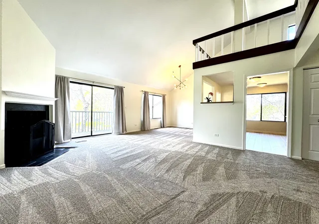 4th image of 412 Deer Trail Hl #B, Lake Barrington, IL 60010 | MLS# 12638260